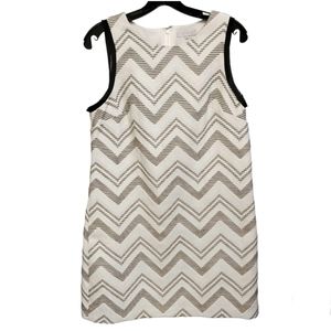 1.STATE Sleeveless Shift Dress Woven Chevron Zigzag Cream Tan Black Medium